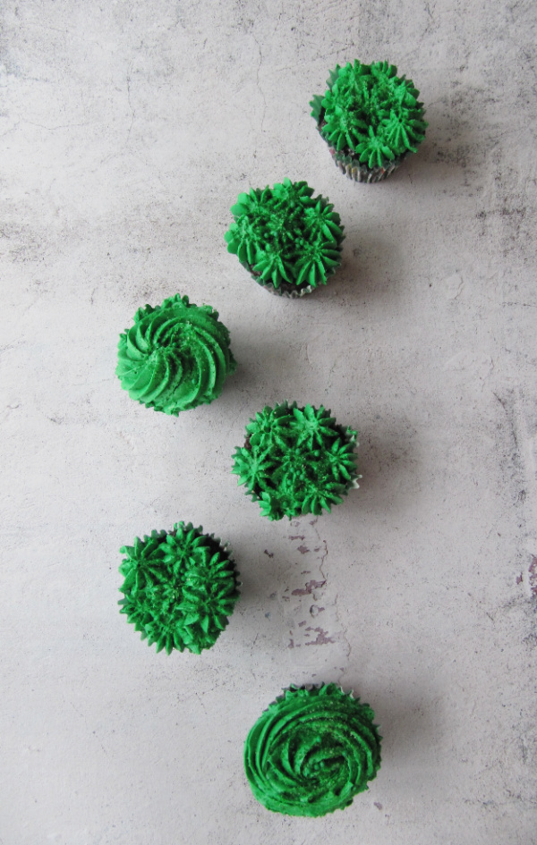 Baileys Irish cream cupcakes with buttercream frosting