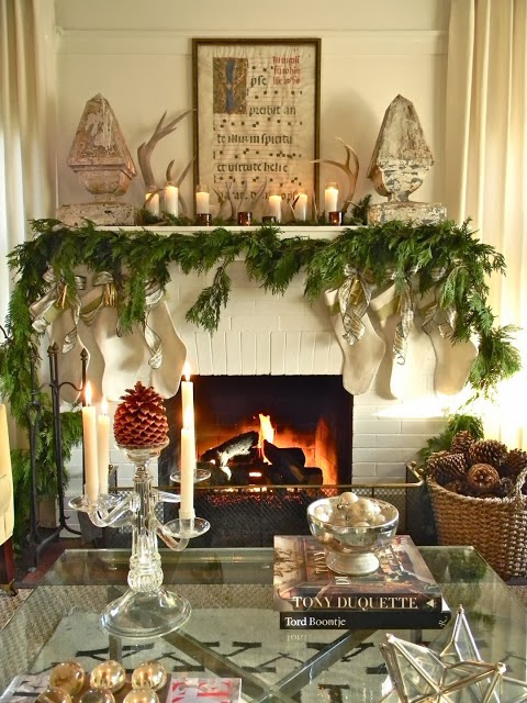 25 Christmas Mantles