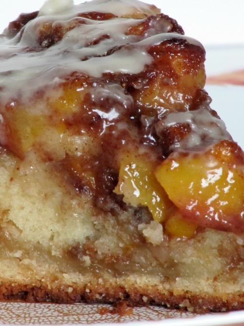 vanilla peach coffee cake slice.