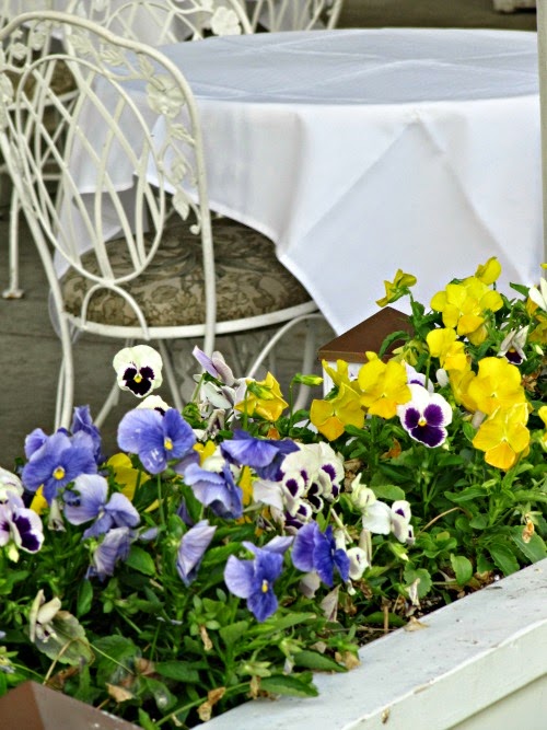 Friday Favorites from The House of Edward, Seasons & Suppers, Baking Bites, Savor Home and More
