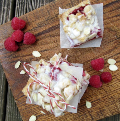 raspberry-almond-shortbread-bars.