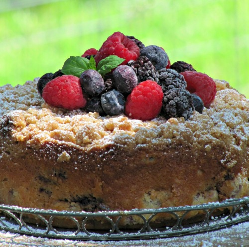 Mixed Berry Coffeecake