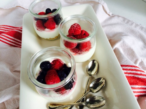 Individual No Bake Cheesecake with Berries