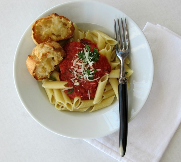 One Pan Roasted Tomato, Garlic and Basil Pasta Sauce