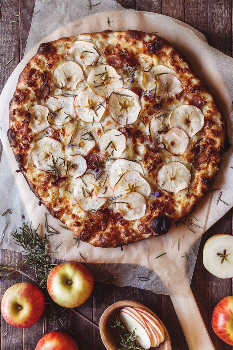 Friday Favorites from Wife Mama Foodie, Honest Yum, Sequins & Stripes, and More