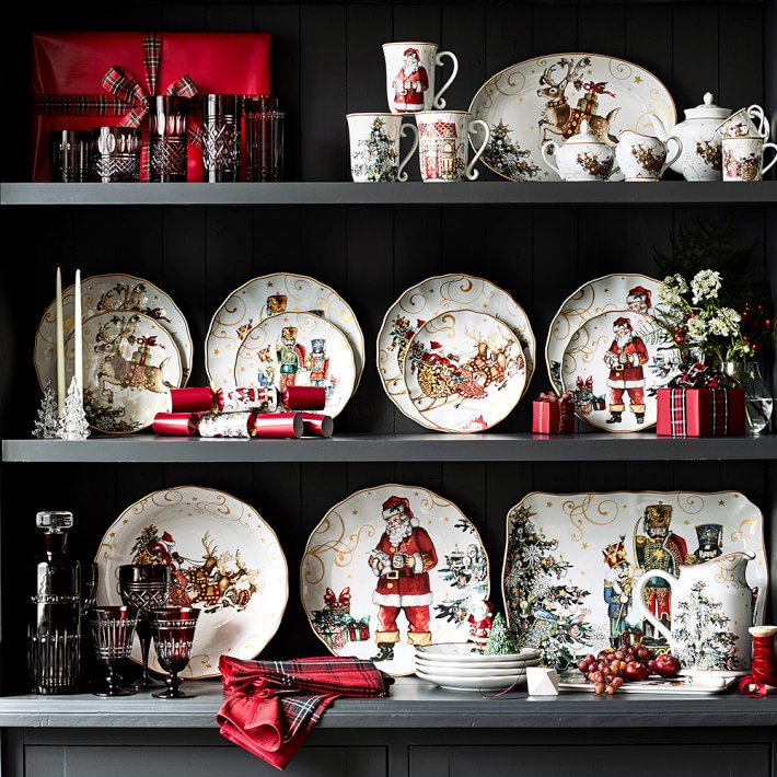Williams Sonoma Christmas Plates
