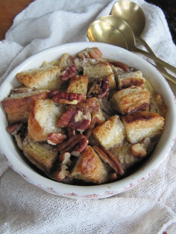 Cinnamon Pecans Bread Pudding