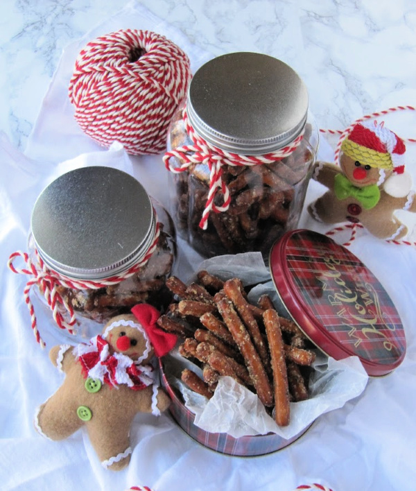 Homemade Holiday Gifts: Spicy Pretzels