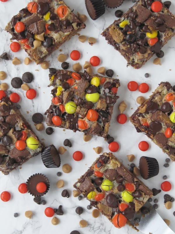  Reese's Pieces Peanut Butter Cup Magic Cookie Bars. 