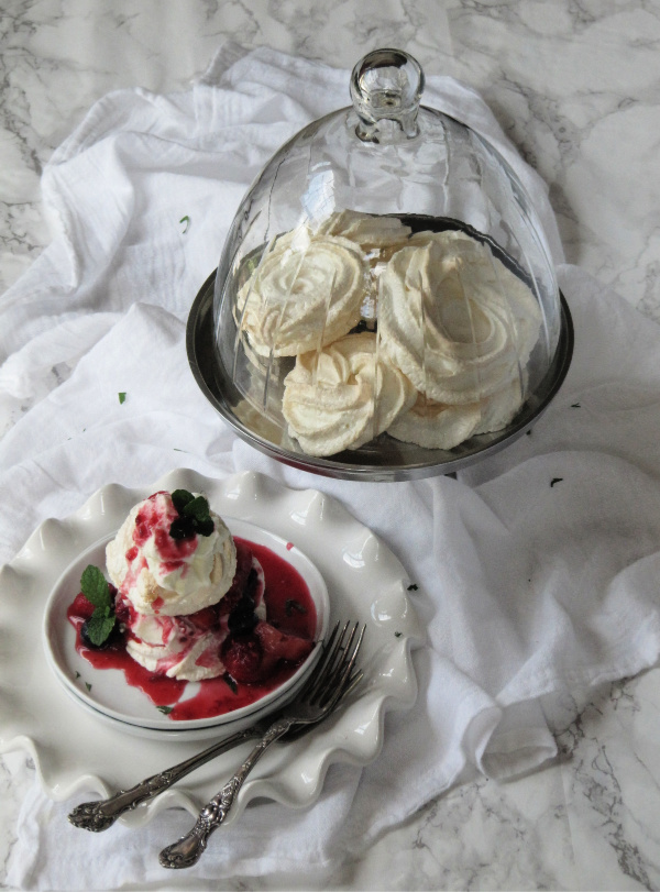 Mini Pavlova with Macerated Berries and Whipping Cream and a Progressive Blogger Dinner