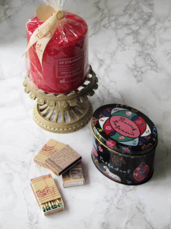 Christmas-candles-gifts