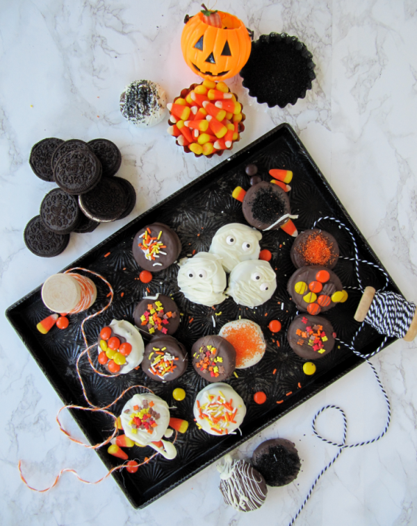 Halloween Chocolate Covered Oreos