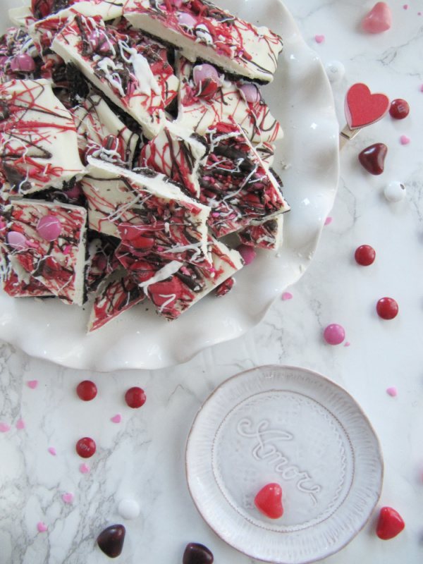 chocolate valentine oreo bark with m&M and Amore plate