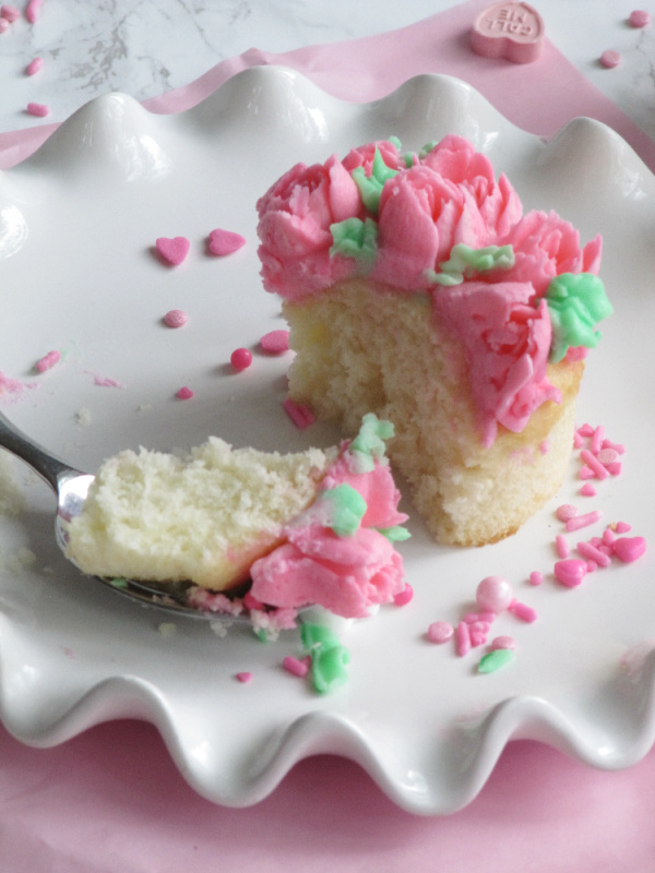 Easy valentines day pink flower cupcakes white almond wedding cake