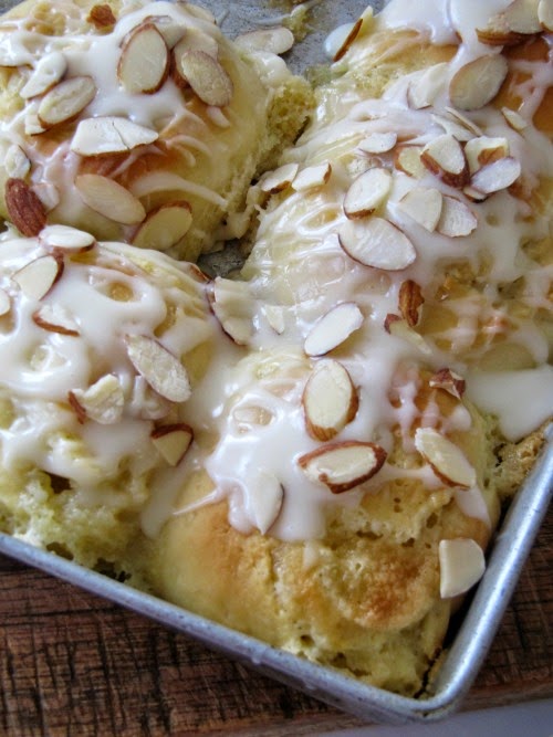 weekend meanderings almond sweet rolls in a baking pan