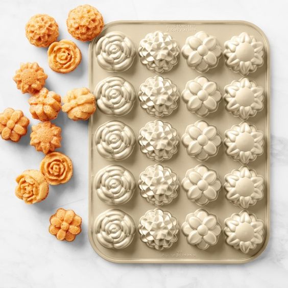 mothers day gift ideas Nordic Ware Cast Aluminum Nonstick Flower Petits Fours Pan