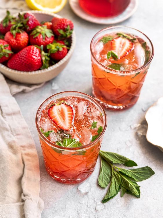 Friday Favorites strawberry mojito