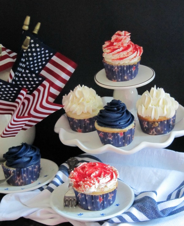 weekend meanderings 4th of July cupcakes