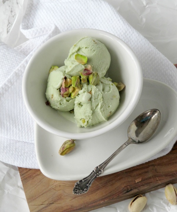No-churn-pistachio-ice-cream-nut