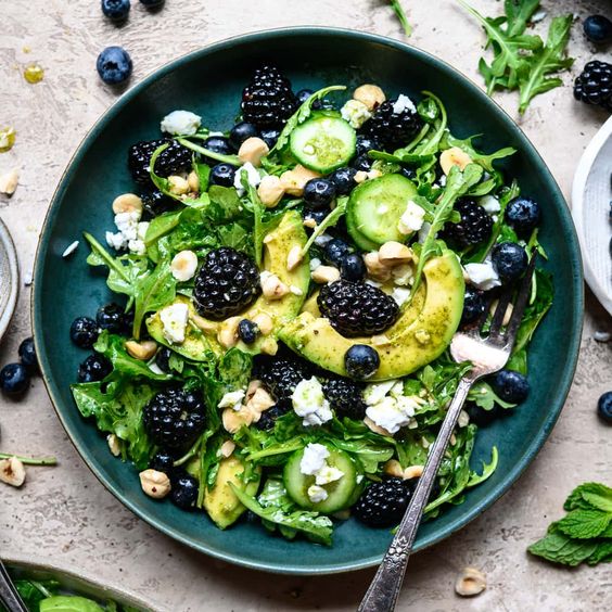 BLACKBERRY, AVOCADO AND ARUGULA SALAD
