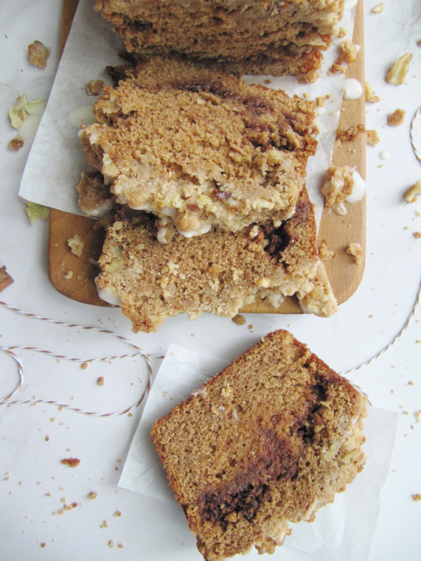 pumpkin bread cinnamon swirl crumble topping