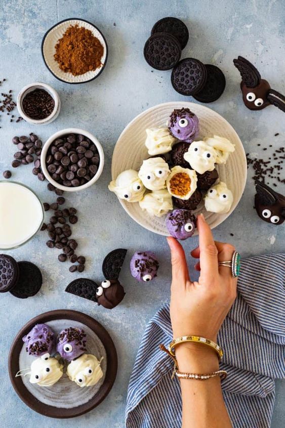 No-bake Pumpkin Spice Halloween Truffles 