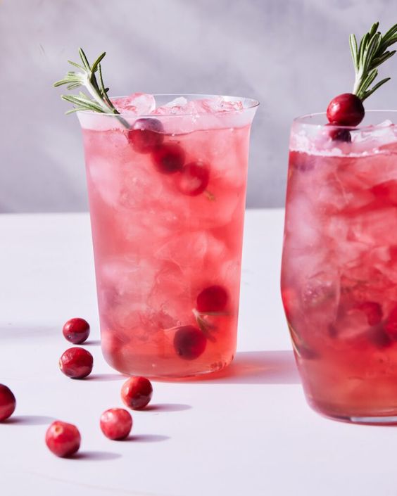 apple cranberry Moscow mule drink