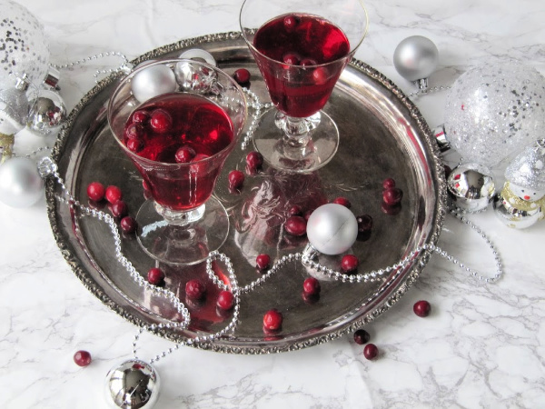cranberry-cordial-cocktail