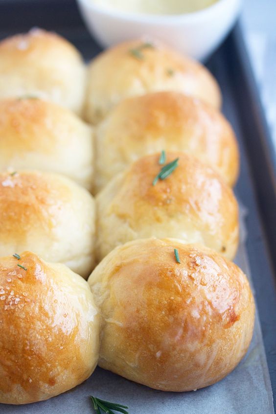 Friday Favorites Rosemary yeast rolls