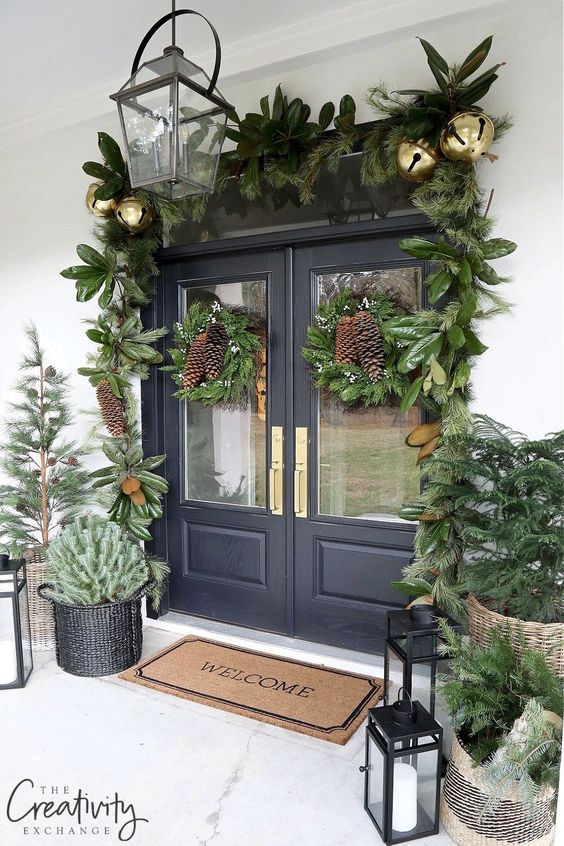 Christmas decor front doo