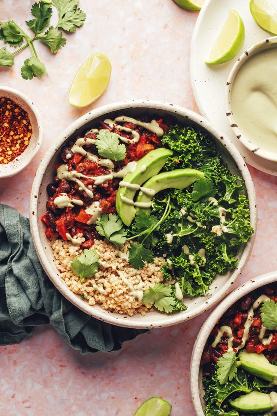 Friday Favorites Smoky Black Bean & Quinoa Chili Bowl.