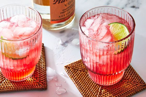 Oaks lily in 2 glasses. 