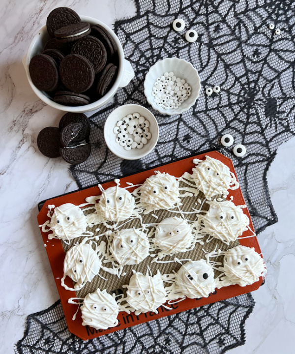 Oreo Mummy cookies!