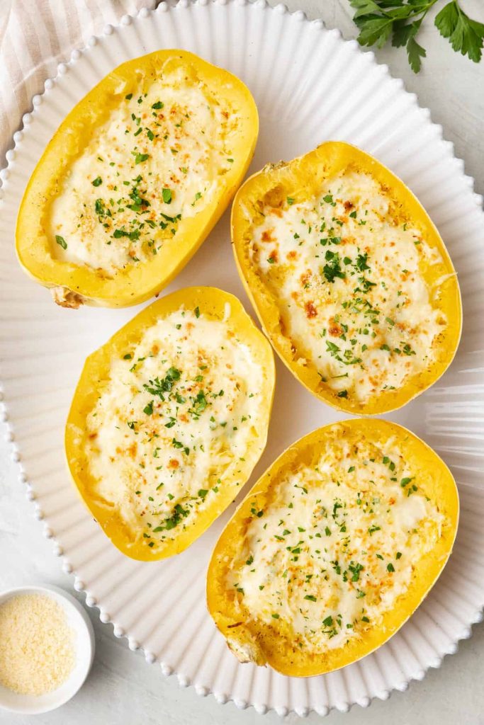 Spaghetti-Squash-Alfredo.