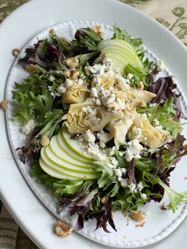 Artichoke salad with walnuts and blue cheese.