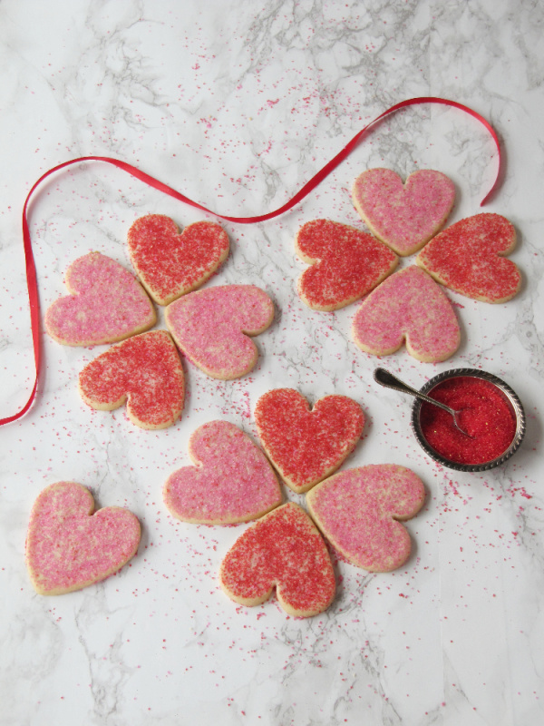 red and pink heart cookies for Valentine's Day