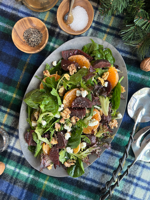 Roasted beet and orange salad with salt and pepper